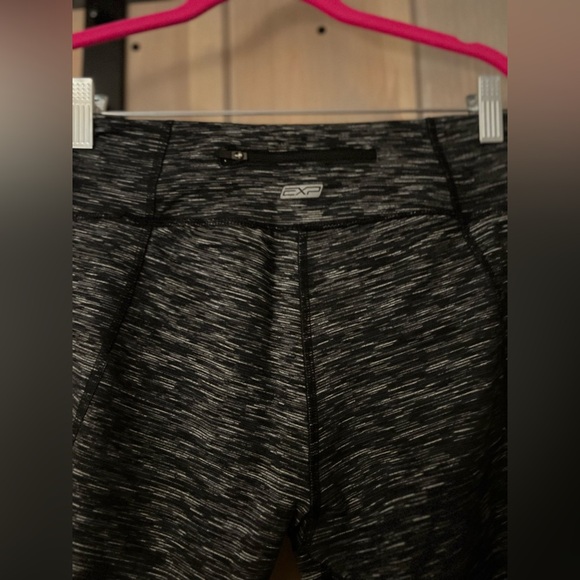 Express Space Dye Performance Legging - Picture 5 of 6